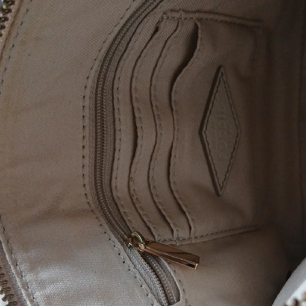 Fossil Leather Sydney Crossbody Bag - Picture 8 of 9